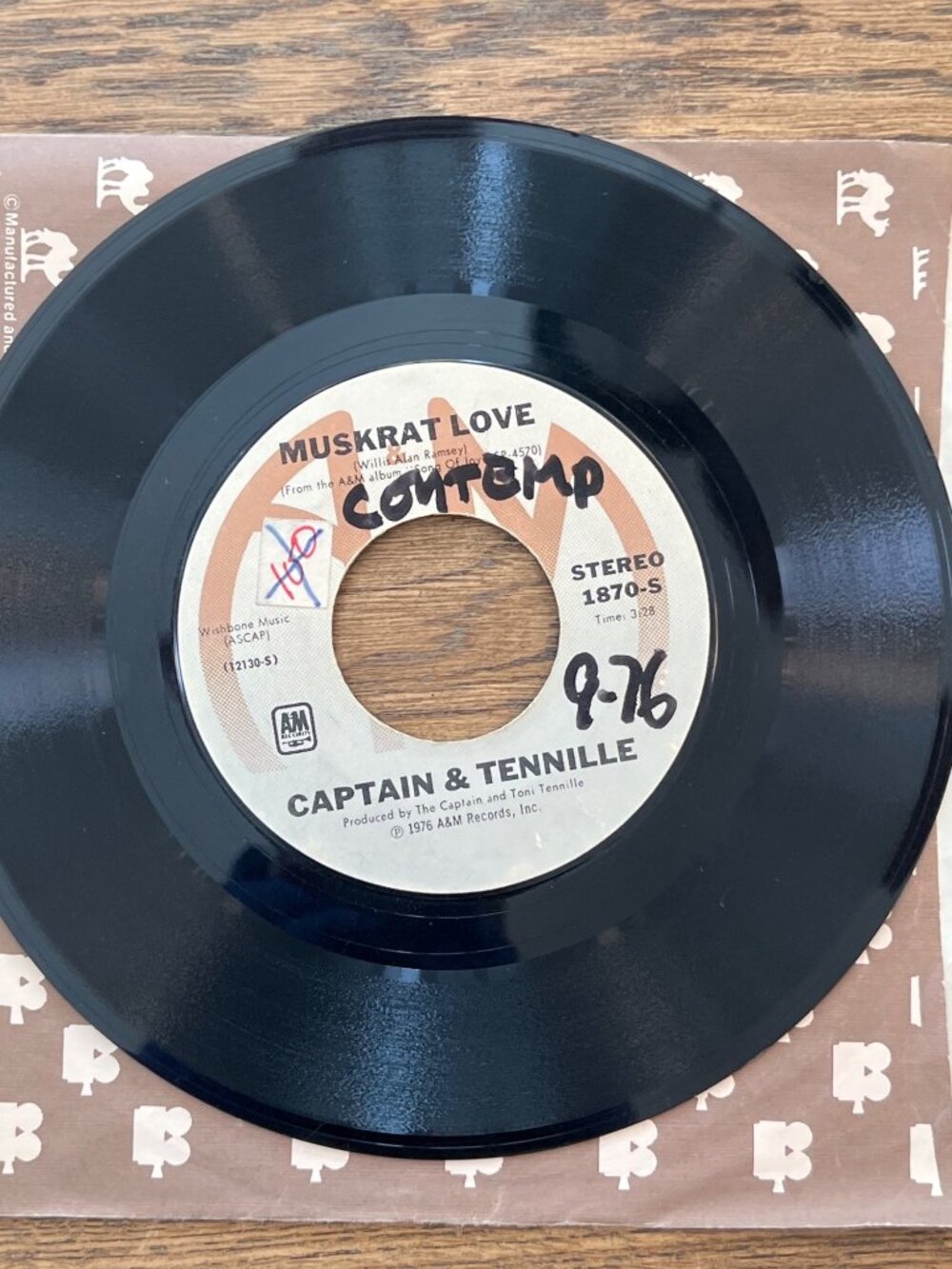 Captain & Tennille Vinyl 45 "Muskrat Love"/"Honey Come Love Me" A&M 1870-S 1976